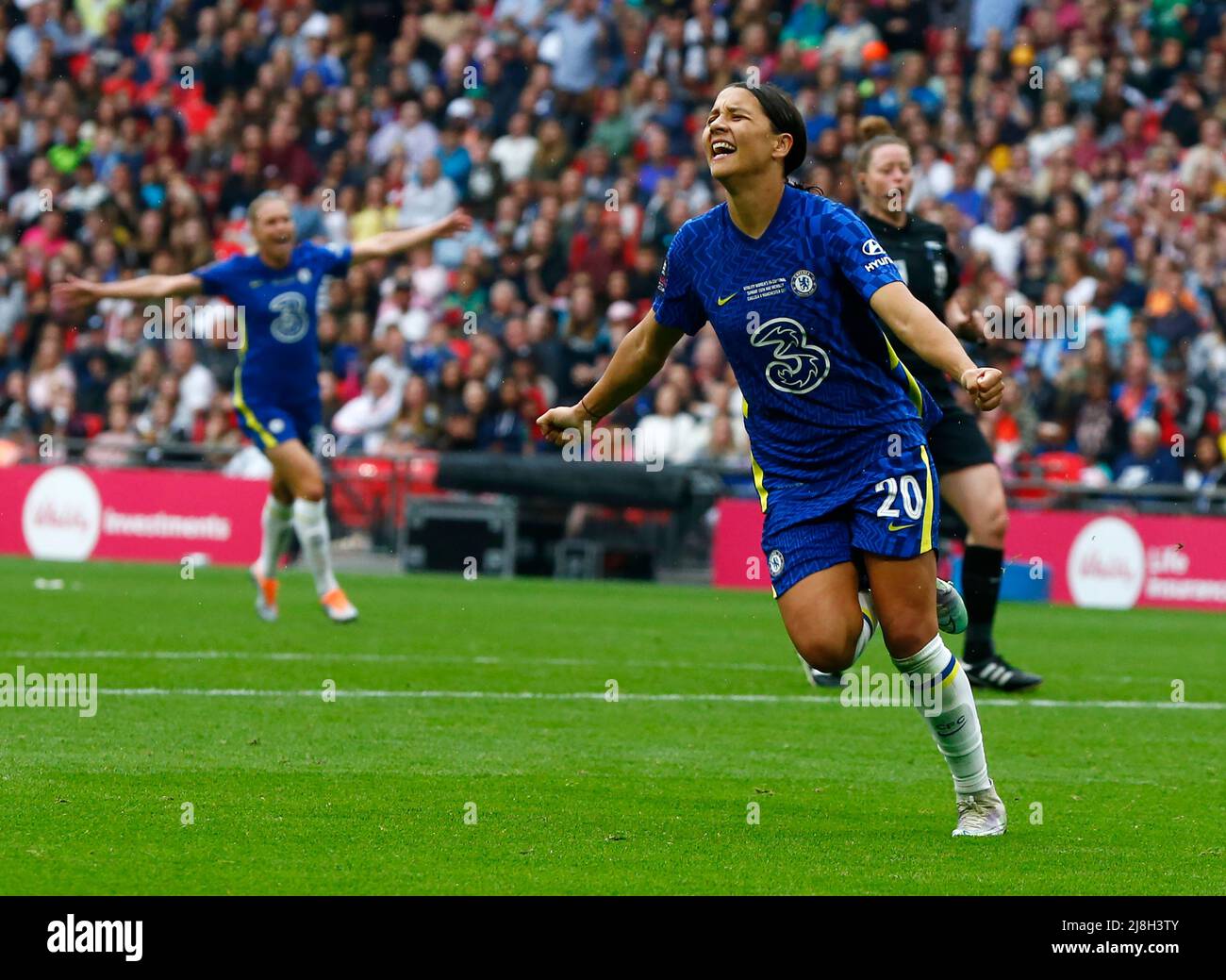 LONDRA, INGHILTERRA - MAGGIO 15:Chelsea Women Sam Kerr celebra il traguardo vincente Make IT 3-2 per Chelseaduring Women's fa Cup Final tra Chelsea Women An Foto Stock