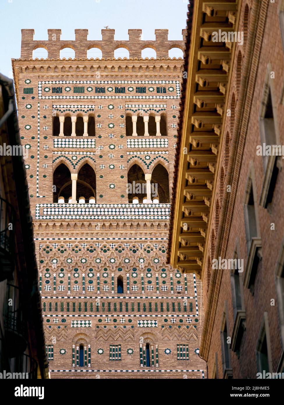 Spagna, Aragón, Teruel. Torre di El Salvador. E 'stato costruito in stile Mudéjar, 14th secolo. Foto Stock