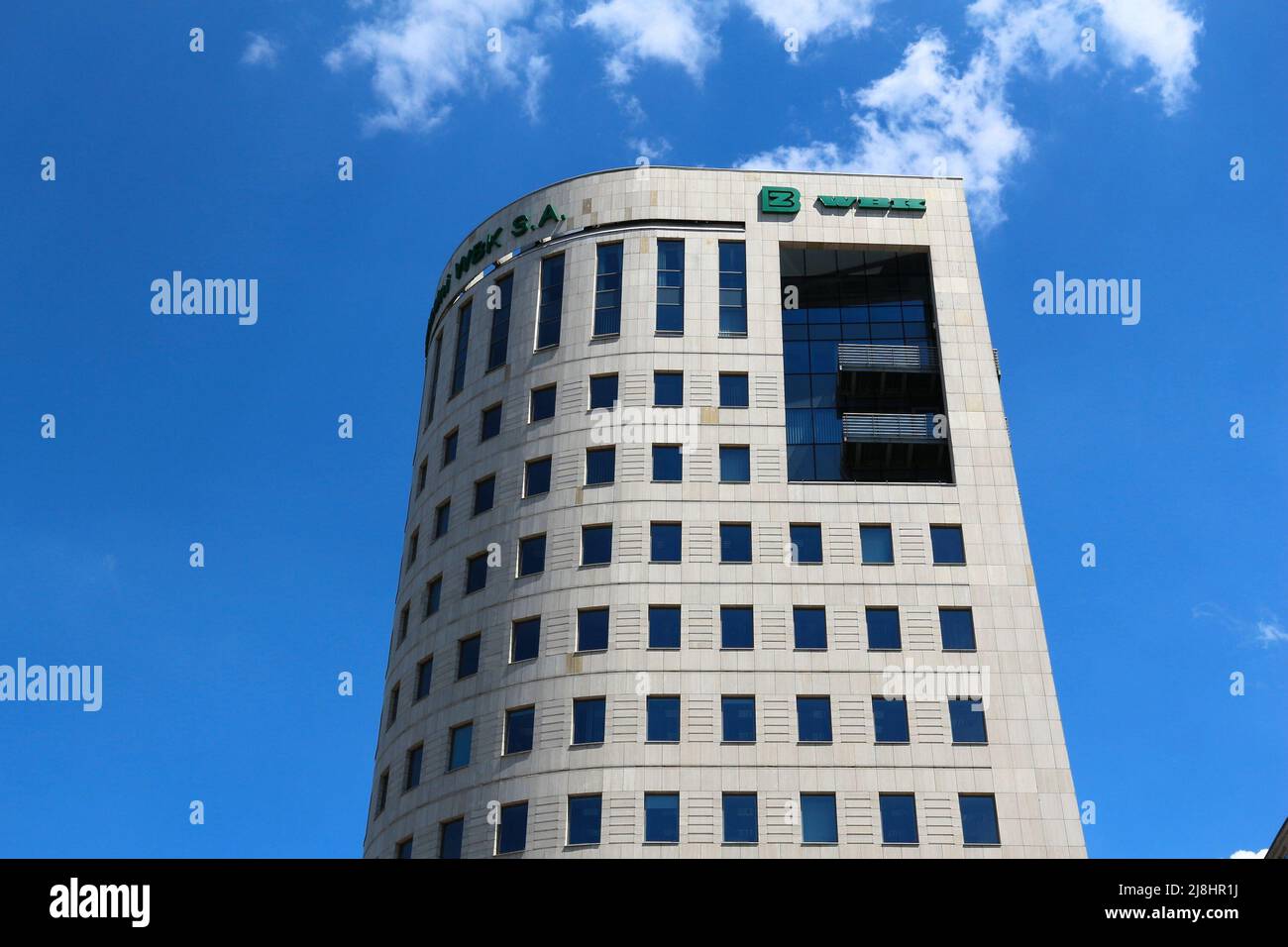 VARSAVIA, POLONIA - 19 GIUGNO 2016: Sede della banca BZ WBK a Varsavia, Polonia. BZ WBK fa parte del gruppo Santander. Foto Stock