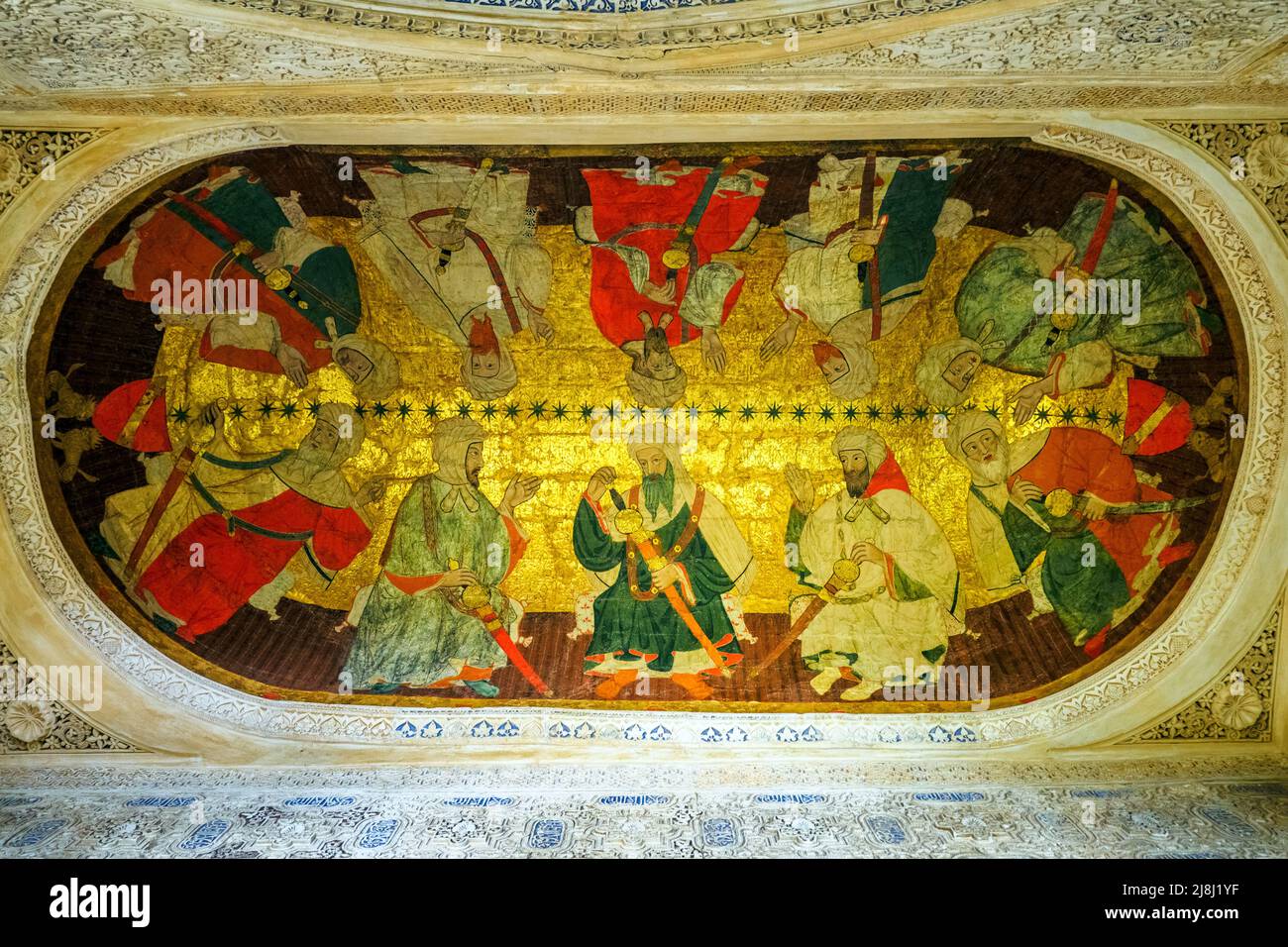 Dipinto sul soffitto di un'alcova nella sala dei re (Sala de los Reyes) nei palazzi reali Nasrid - complesso Alhambra - Granada, Spagna Foto Stock