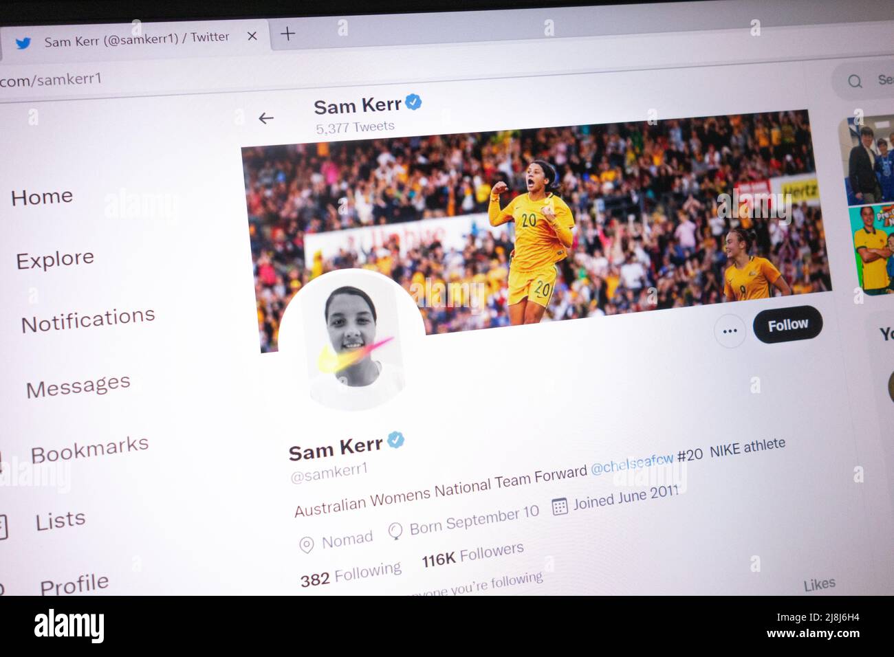 KONSKIE, POLONIA - 14 maggio 2022: Account Twitter ufficiale Sam Kerr visualizzato sullo schermo del laptop Foto Stock