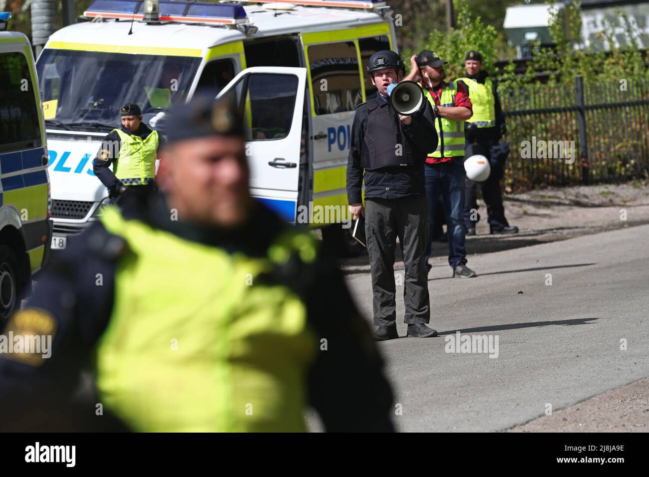 Il leader del partito per il partito estremista di destra Stram Kurs, Rasmus Paludan, è venuto a Uppsala sabato. La polizia gli ha dato il permesso per la prima volta in piazza Vaksala, ma la posizione è stata cambiata in Österplan. Nella foto: Qui Rasmus Paludan a Österplan. Foto Stock