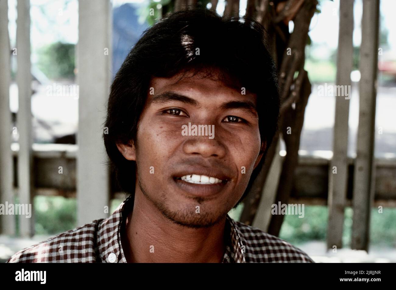 Giovane a Surabaya, sull'isola di Giava, in Indonesia, 1985 Foto Stock
