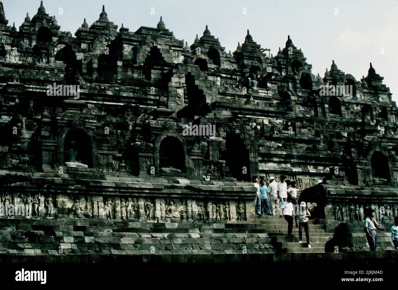 Borobudur, il più grande tempio buddista del mondo, Giava, Indonesia 1984 Foto Stock