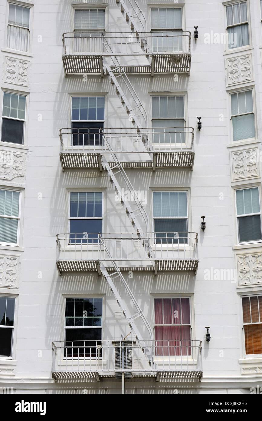 Scale di fuga fuoco alla facciata di una casa, Stati Uniti, California Foto Stock