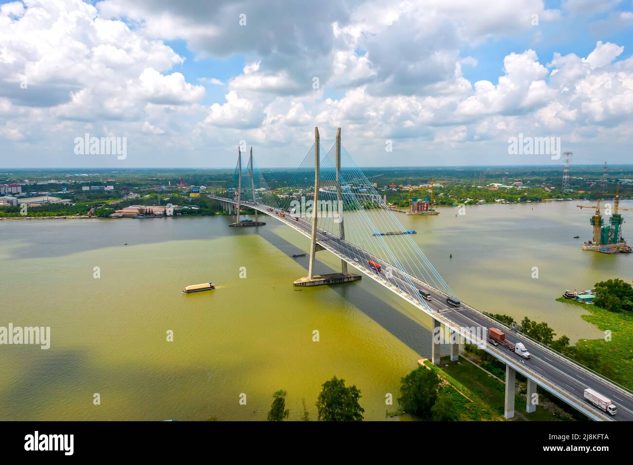 My Thuan Bridge, Vinh Long City, Vietnam, vista aerea. Il mio ponte di Thuan è famoso ponte nel delta di mekong, Vietnam. Foto Stock