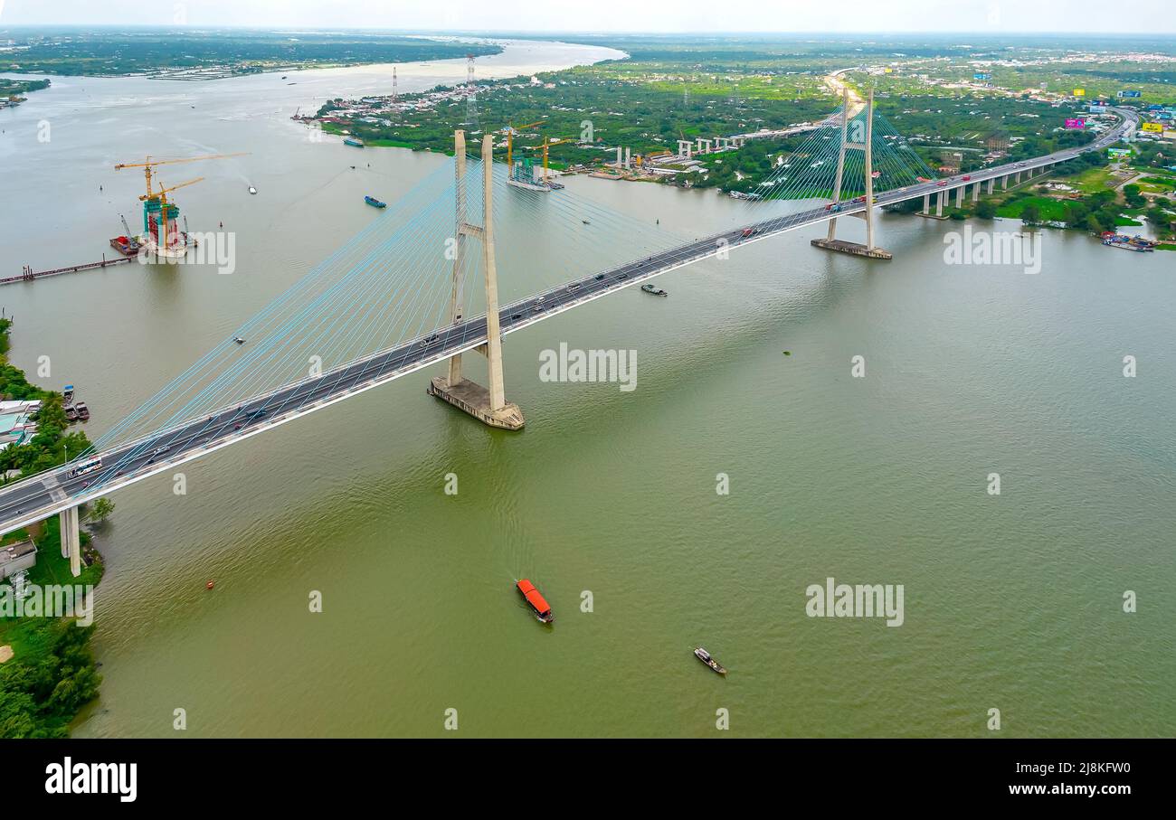 My Thuan Bridge, Vinh Long City, Vietnam, vista aerea. Il mio ponte di Thuan è famoso ponte nel delta di mekong, Vietnam. Foto Stock