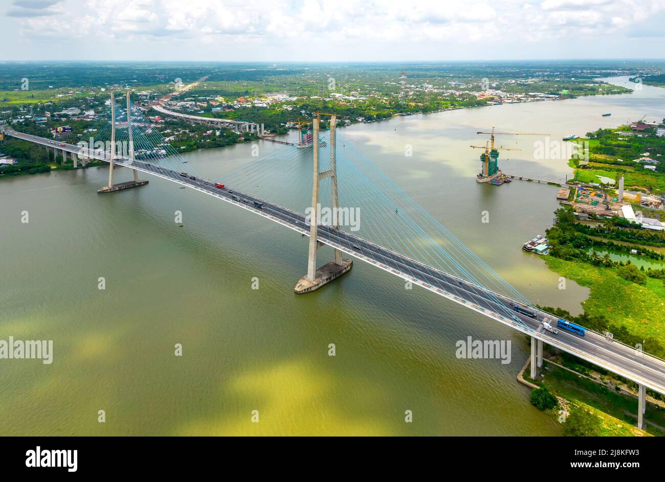 My Thuan Bridge, Vinh Long City, Vietnam, vista aerea. Il mio ponte di Thuan è famoso ponte nel delta di mekong, Vietnam. Foto Stock