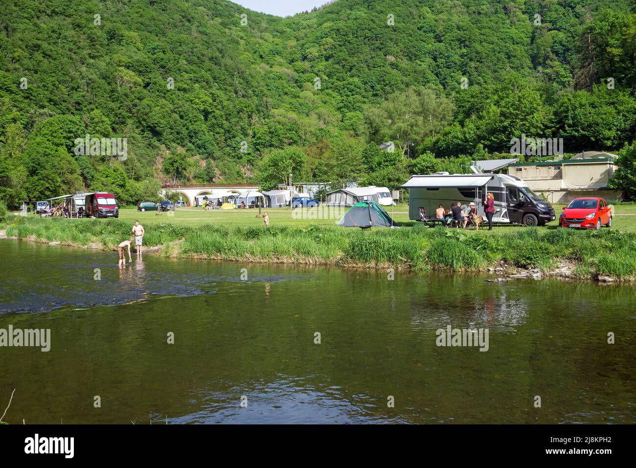 Camping Site Camping du Moulin, nella valle verde del fiume Sure, Bourscheid-Plage, Bourscheid, Diekirch distretto, Ardenne, Lussemburgo, Europa Foto Stock
