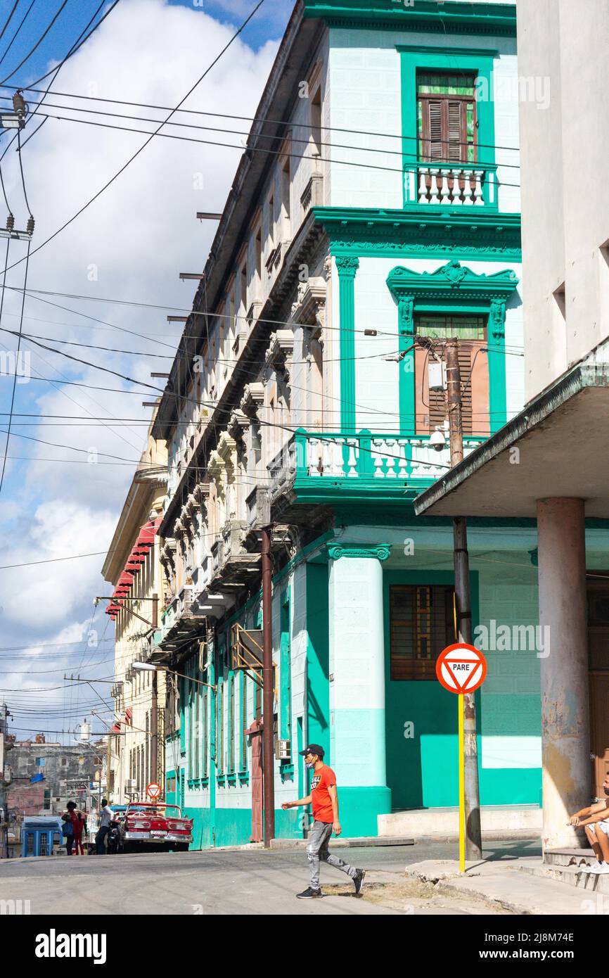Vecchi edifici coloniali, Padre Varela, l'Avana, la Habana, Repubblica di Cuba Foto Stock