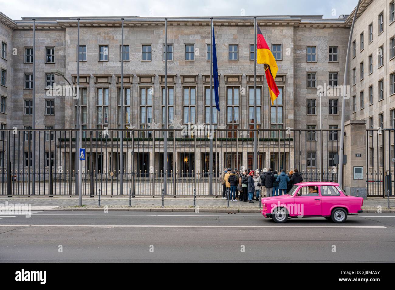 Ministero federale delle finanze su Wilhelmstrasse a Berlino, Germania Foto Stock