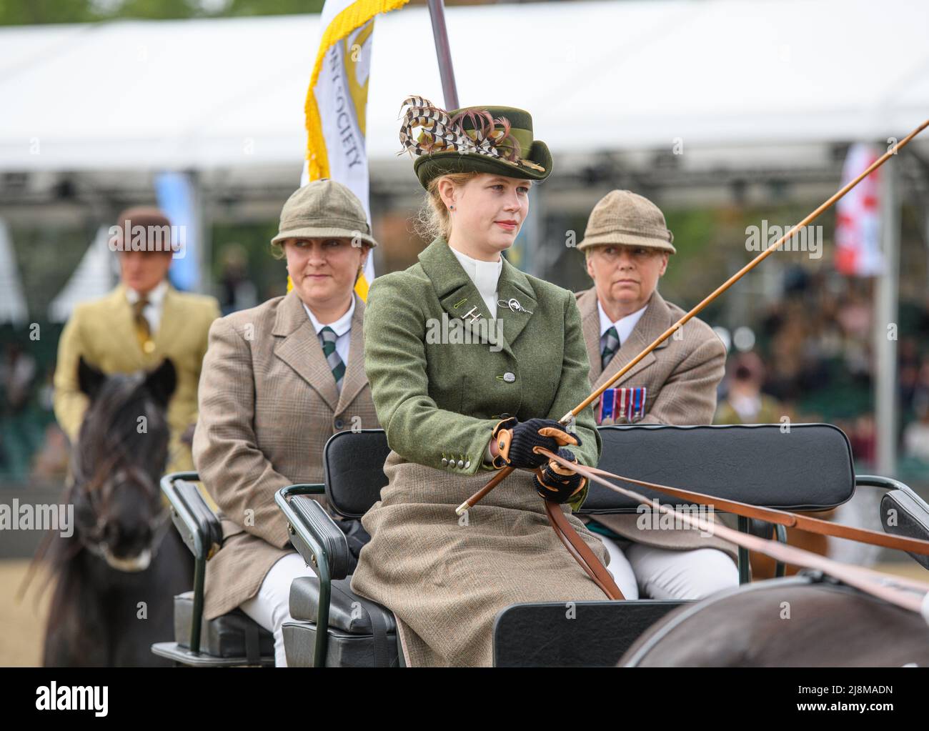 Lady Louise Mountbatten-Windsor guida HM la regina cadde ponies e la carrozza di suo nonno al Royal Windsor Horse Show 2022 © 2021 Nico Morgan. Tutti i diritti riservati Foto Stock