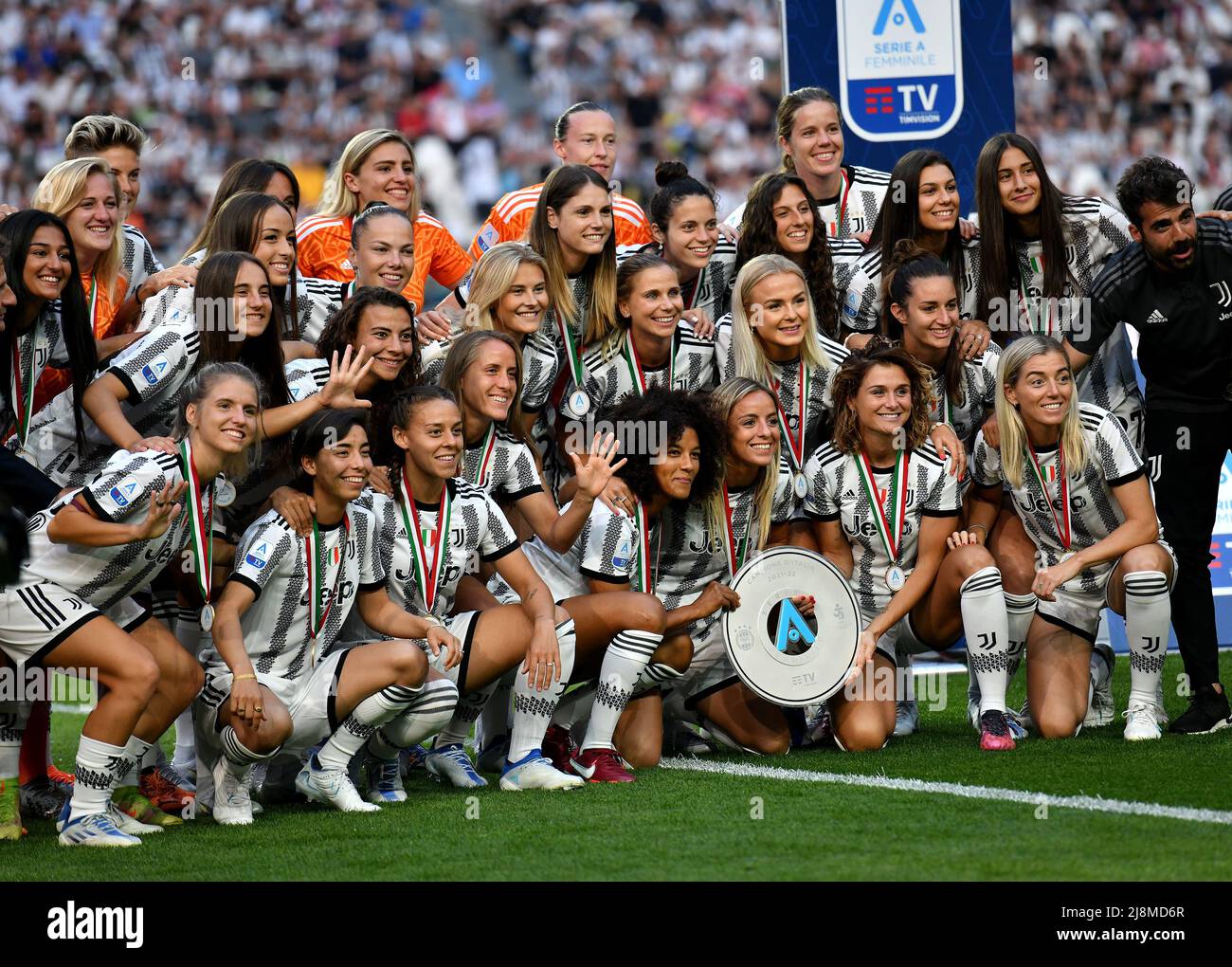 Juventus Women giocatori posano per una foto di squadra prima della Serie Una partita di calcio 2021/2022 tra Juventus FC e SS Lazio allo stadio Juventus di Tor Foto Stock