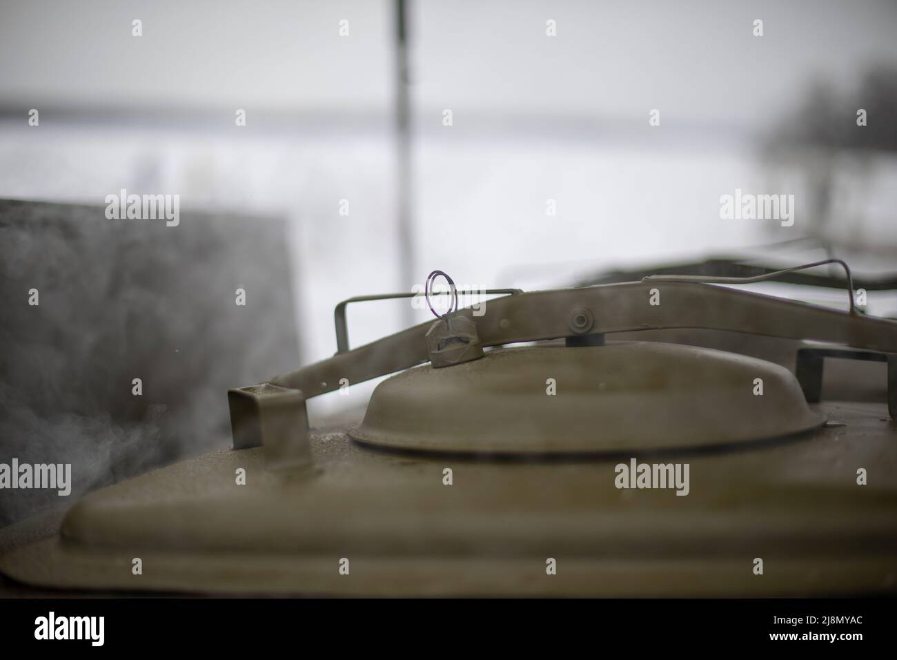 Cucina campo militare. Dettagli del serbatoio del cibo. Attrezzatura militare per cucinare. Foto Stock