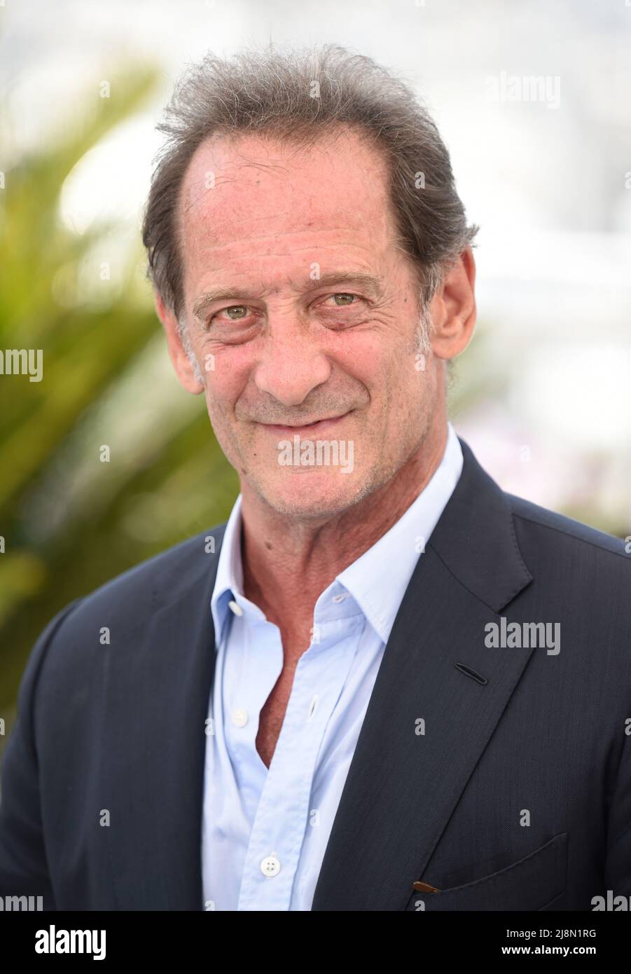 Cannes, Francia. 17th maggio 2022. Maggio 17th, 2022. Cannes, Francia. Vincent Lindon partecipa alla Fotocall ufficiale della Giuria, parte del Festival del Cinema di Cannes 75th, Palais de Festival, Cannes. Credit: Doug Peters/Alamy Live News Foto Stock