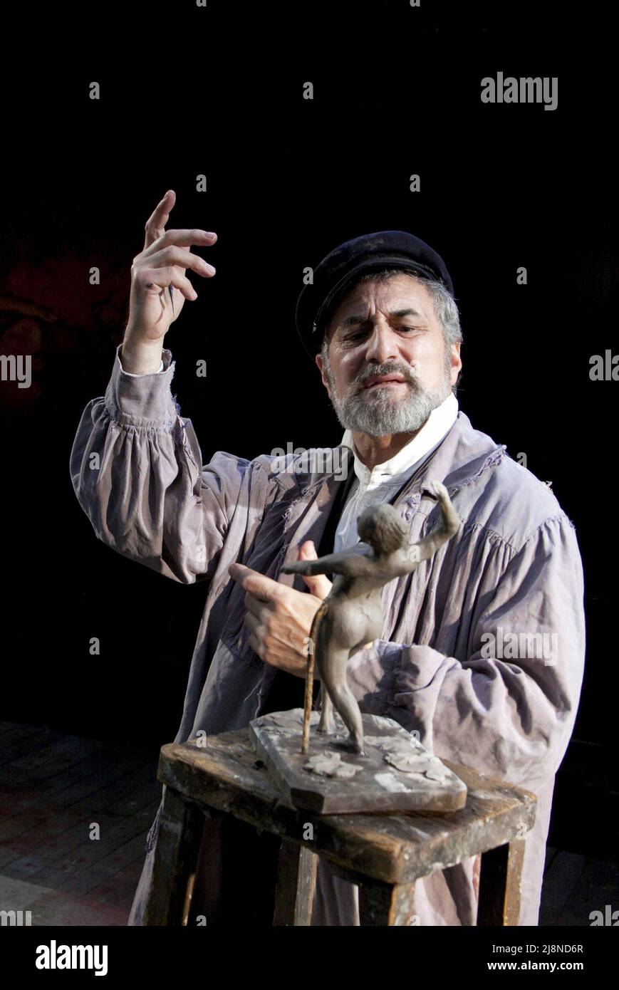 Henry Goodman (Edgar Degas) IN LINEA da Timberlake Wertenbaker all'Arcola Theatre, Londra E8 23/11/2009 disegno: William Dudley illuminazione: Oliver Fenwick regista: Matthew Lloyd Foto Stock