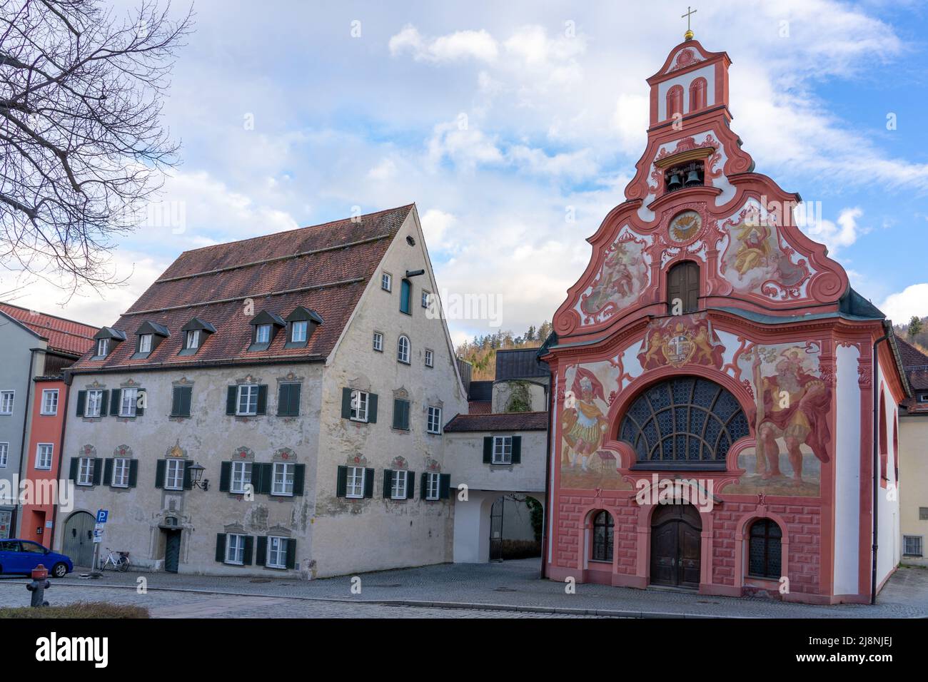 Bella colorata romantica città di Fussen Germania con case decorate. Foto Stock