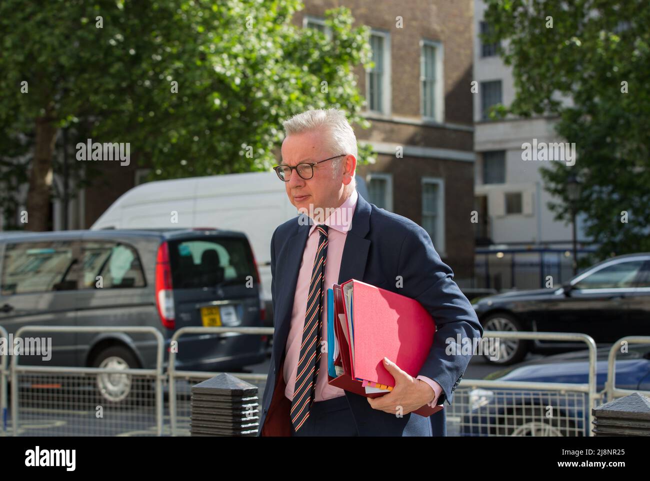 Londra, regno unito. Il Segretario di Stato per l'edilizia abitativa, le Comunità e il Governo locale Michael Gove arriva all'ufficio di gabinetto 70 whitehall Foto Stock