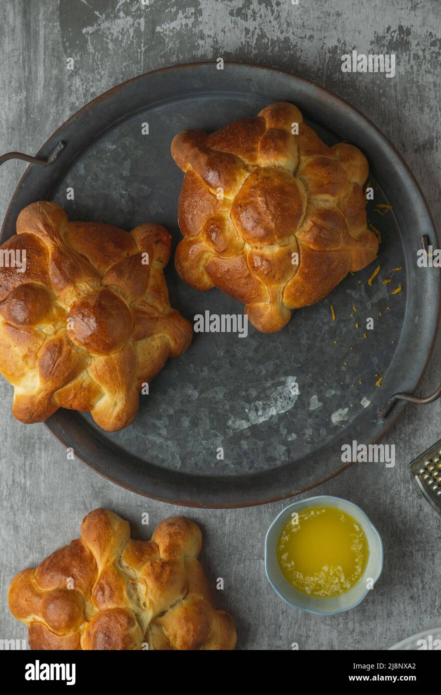 Messicano Pan de muertos per giorno dei morti. Vista dall'alto. Foto Stock