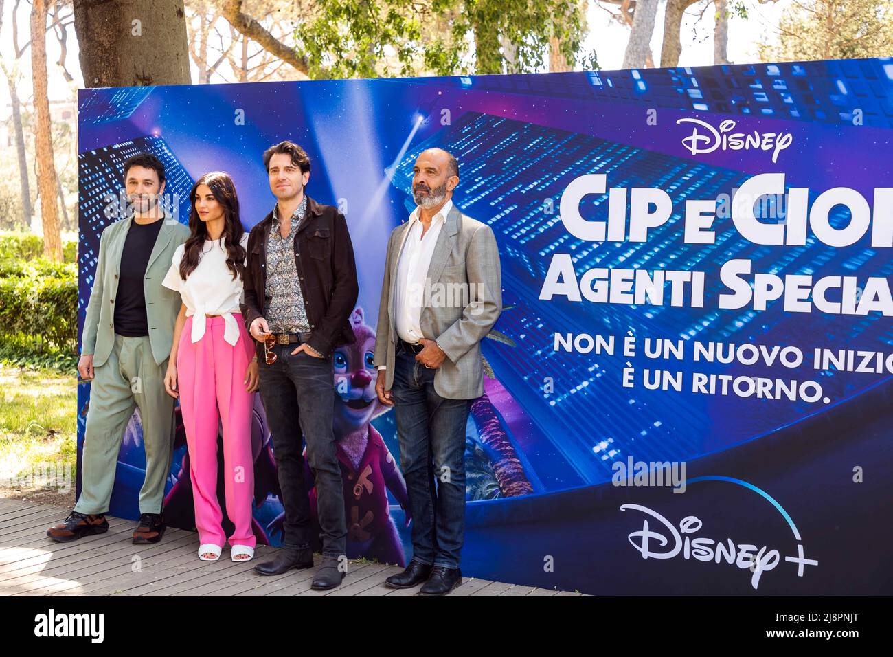 16 maggio 2022, Roma, Italia: Attori italiani Raoul Bova, Giampaolo Morelli, Francesca Chillemi e Jonis Bascir partecipano alla fotocall del film Disney Pictures ''CIP e Ciop Agenti speciali'' a Roma. Gli attori dub i vari personaggi del film d'animazione in italiano. (Credit Image: © Gennaro Leonardi/Pacific Press via ZUMA Press Wire) Foto Stock