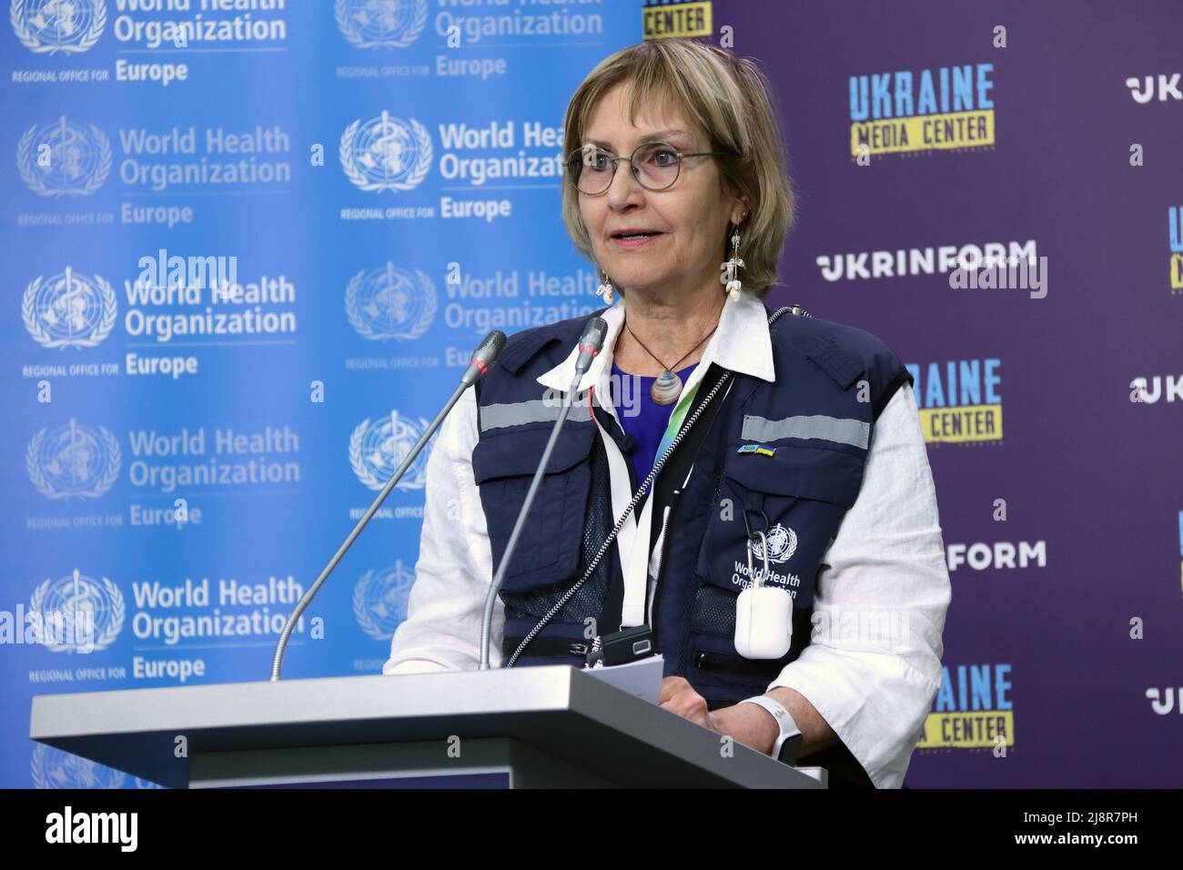 KIEV, UCRAINA - 17 MAGGIO 2022 - IL responsabile degli incidenti DELL'OMS, il Dr. Dorit Nitzan, parla durante un briefing sullo stato del settore sanitario in Ucraina, Foto Stock