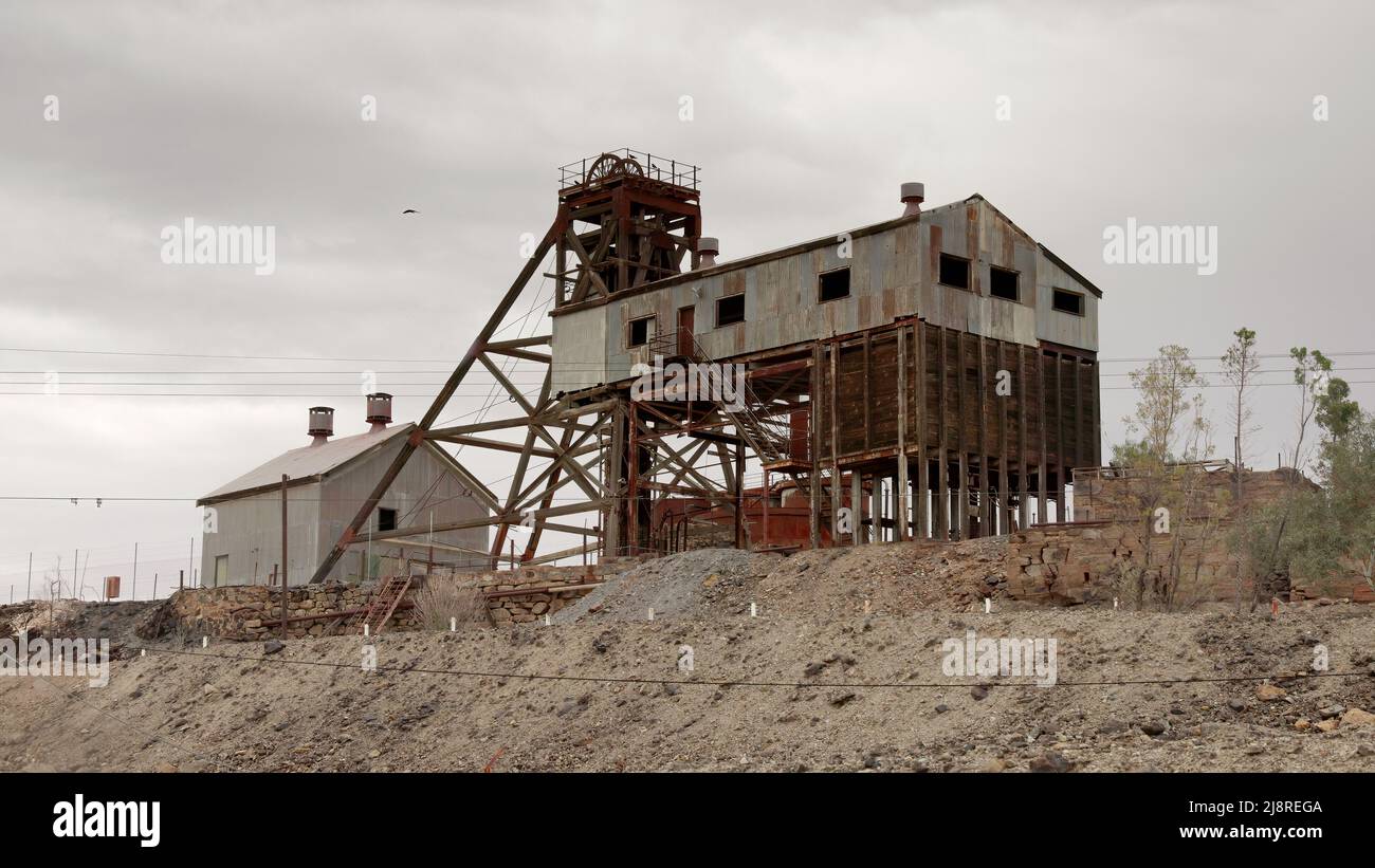 headframe e gli edifici della storica miniera di giunzione a broken hill Foto Stock