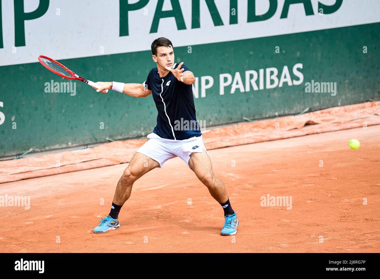 Camilo Ugo Carabelli dell'Argentina durante l'Open Francese (Roland-Garros) 2022, torneo di tennis Grand Slam il 17 maggio 2022 allo stadio Roland-Garros di Parigi, Francia. Foto di Victor Joly/ABACAPRESS.COM Foto Stock