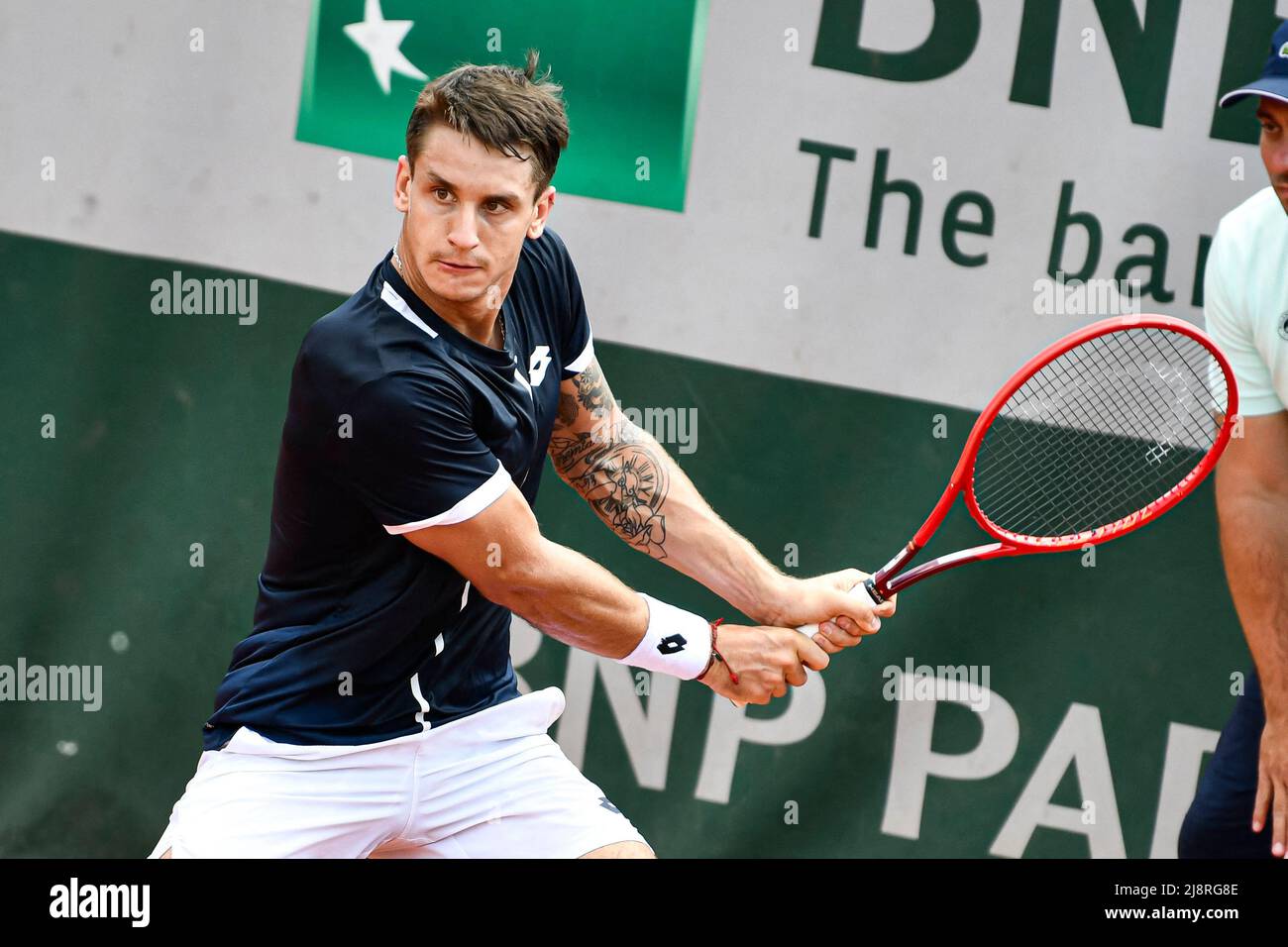 Camilo Ugo Carabelli dell'Argentina durante l'Open Francese (Roland-Garros) 2022, torneo di tennis Grand Slam il 17 maggio 2022 allo stadio Roland-Garros di Parigi, Francia. Foto di Victor Joly/ABACAPRESS.COM Foto Stock