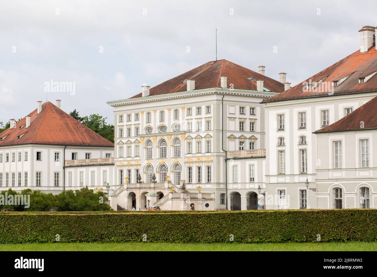 Monaco di Baviera, Germania - 2 luglio 2021: Vista sull'edificio principale del Palazzo di Nymphenburg. Foto Stock