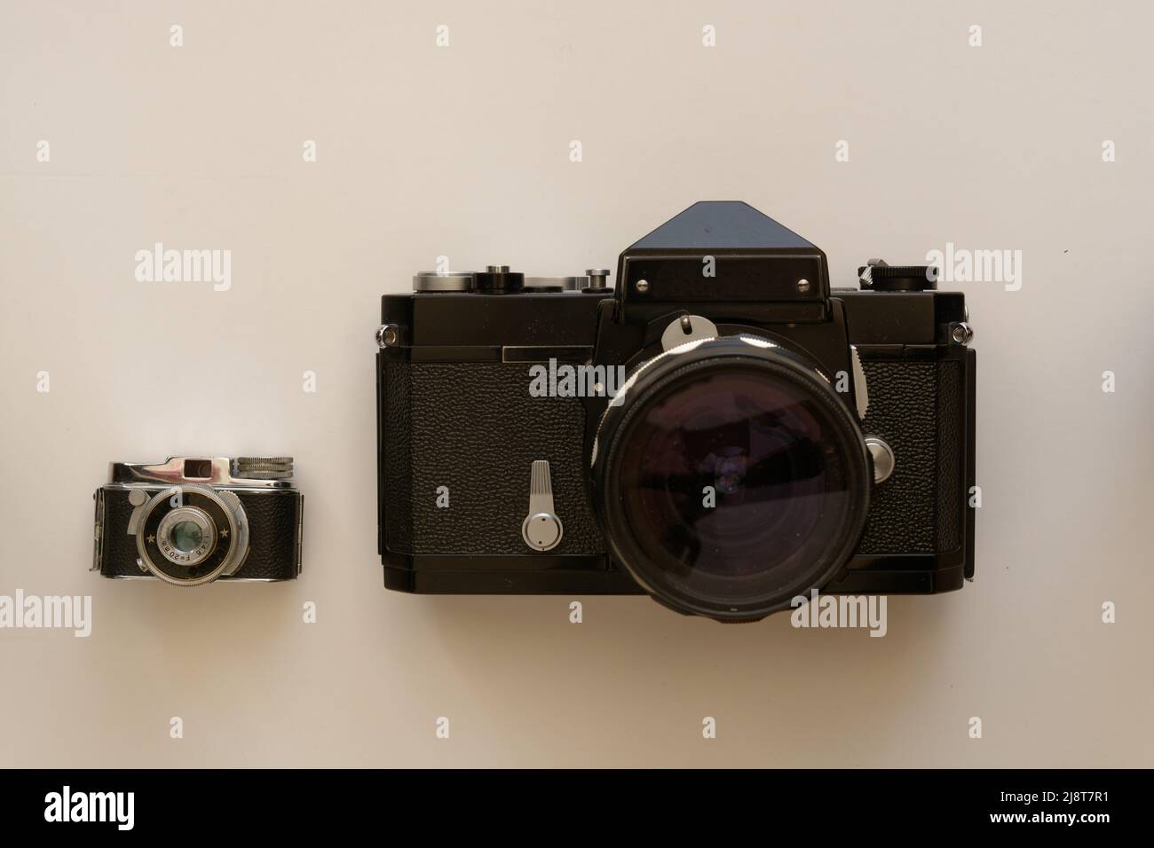 Confronto fotocamera immagini e fotografie stock ad alta risoluzione - Alamy