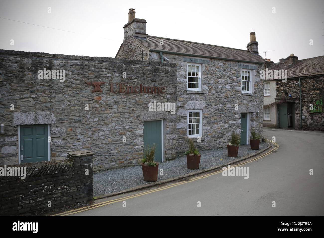 Ristorante l’Enclume nella città di Cartmel in Cumbria, Inghilterra. Il ristorante Lake District è appena diventato l'ottava struttura a tre stelle Michelin Foto Stock