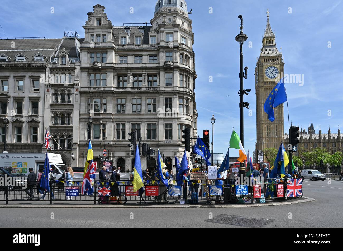 Londra, Regno Unito. – 18 maggio 2022: Protesta anti-Brexit contro Liz Truss nonesense colpendo il protocollo dell’Irlanda del Nord, non è il problema Brexit è il problema di Parliament Square, Londra, Regno Unito. - 18 maggio 2022. Foto Stock