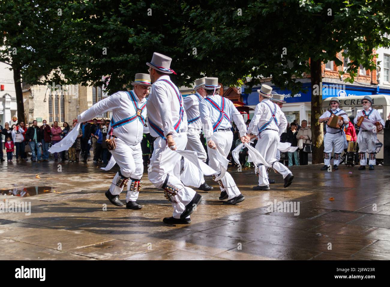 Una giornata di danza a York con varie squadre di danza Morris Foto Stock