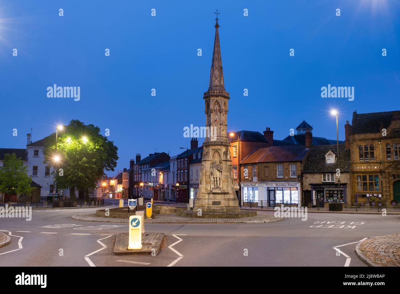 Croce di Banbury all'alba in primavera. Banbury, Oxfordshire, Inghilterra Foto Stock