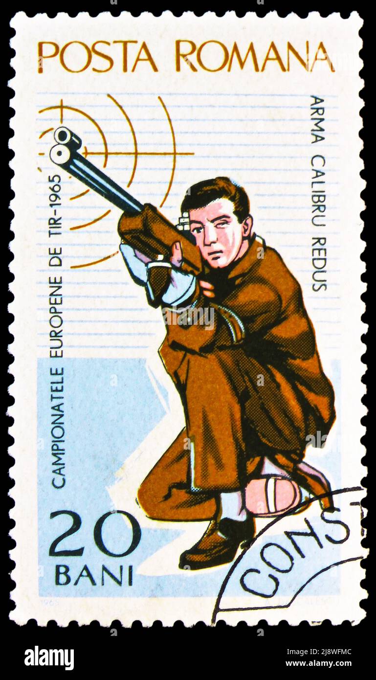 MOSCA, RUSSIA - 14 MAGGIO 2022: Francobollo stampato in Romania mostra Rifleman Kneeling, European Shooting Championships, Bucarest serie, circa 1965 Foto Stock