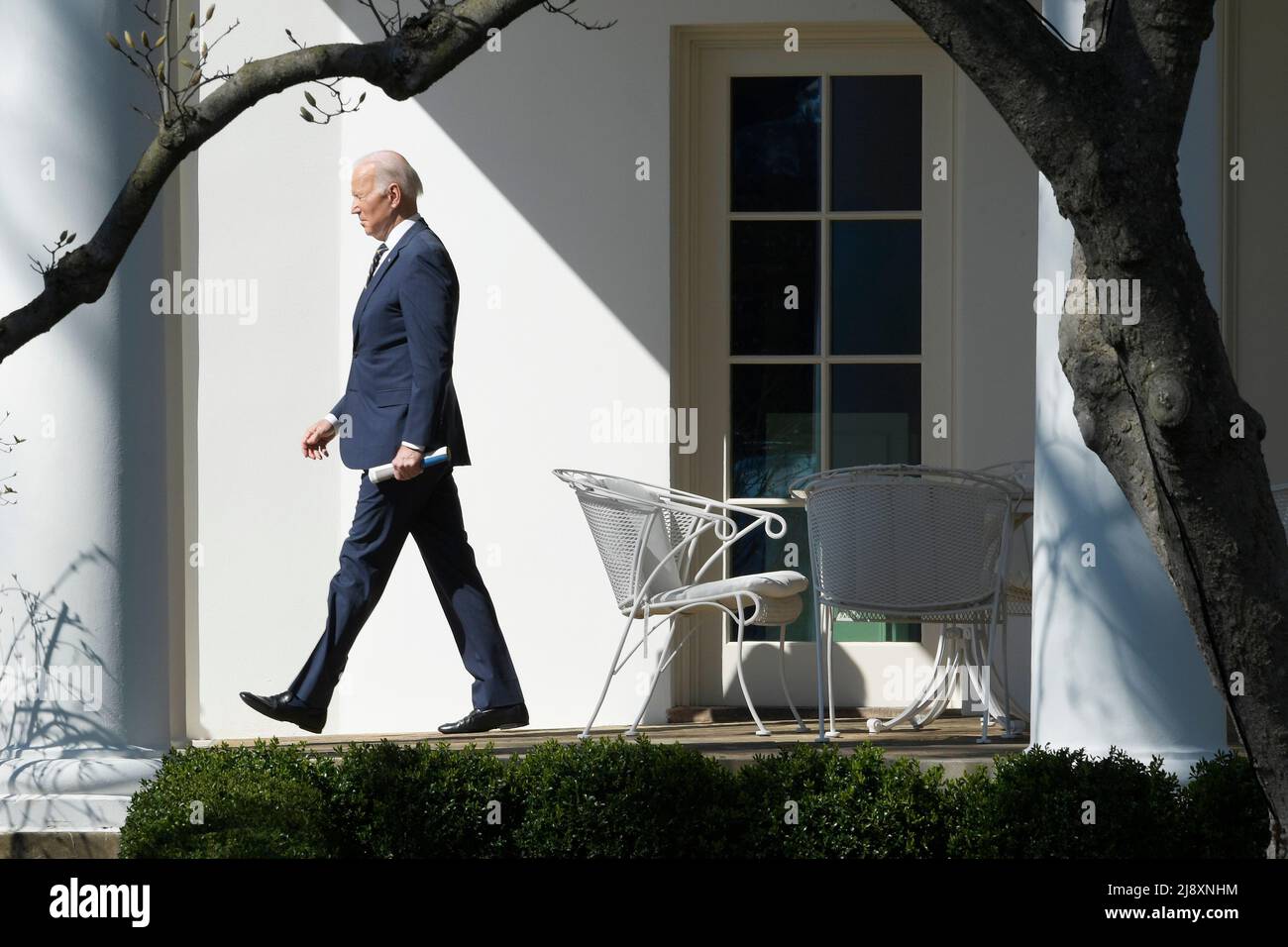 Washington, Stati Uniti. 10th Mar 2022. Il presidente DEGLI STATI UNITI Joe Biden cammina verso Marine 1 lungo il tragitto verso la base mista Andrews a South Lawn/White House a Washington. (Credit Image: © Lenin Nolly/SOPA Images via ZUMA Press Wire) Foto Stock