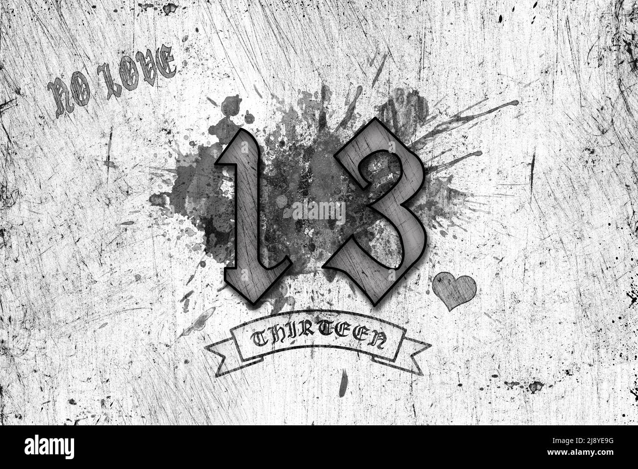 Immagine stilizzata del numero 13 in bianco e nero, con l'effetto di un disegno a matita con graffi e macchie di vernice Foto Stock