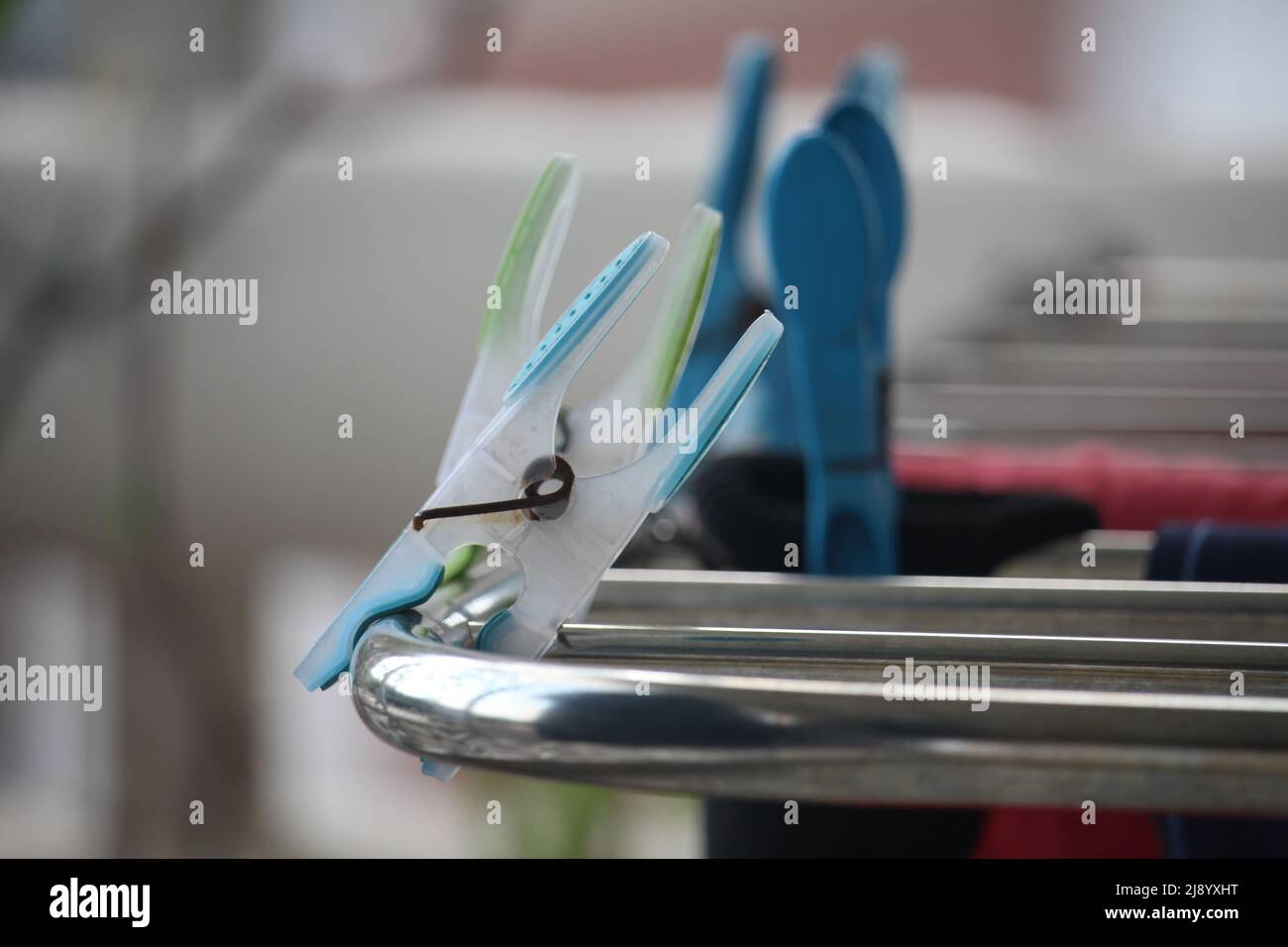 Immagine verticale della clip di fissaggio in tessuto. Foto Stock
