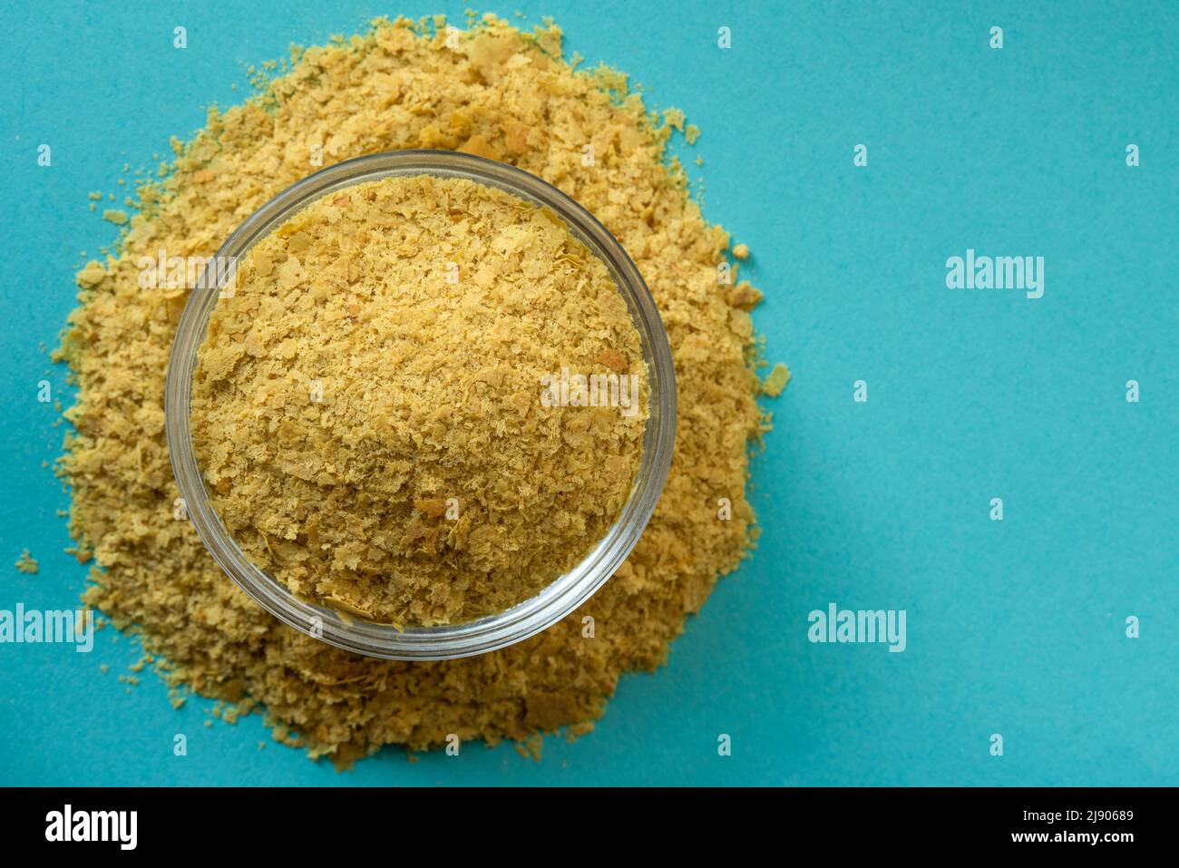 Lievito nutrizionale in una ciotola Foto Stock