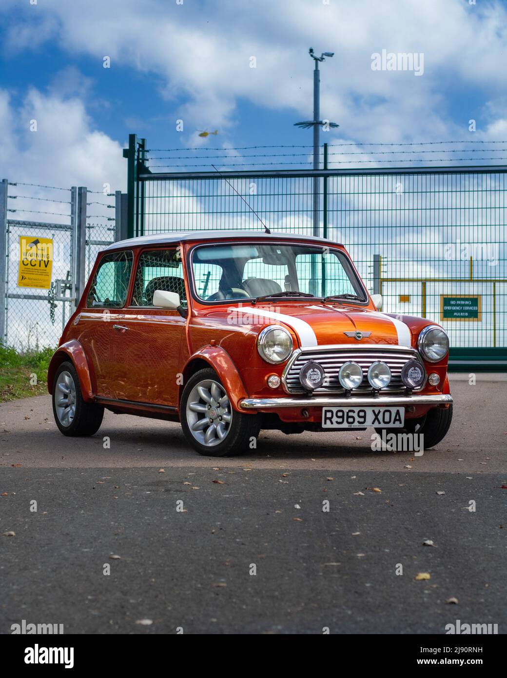 Volcano Orange Rover Mini Cooper Foto Stock