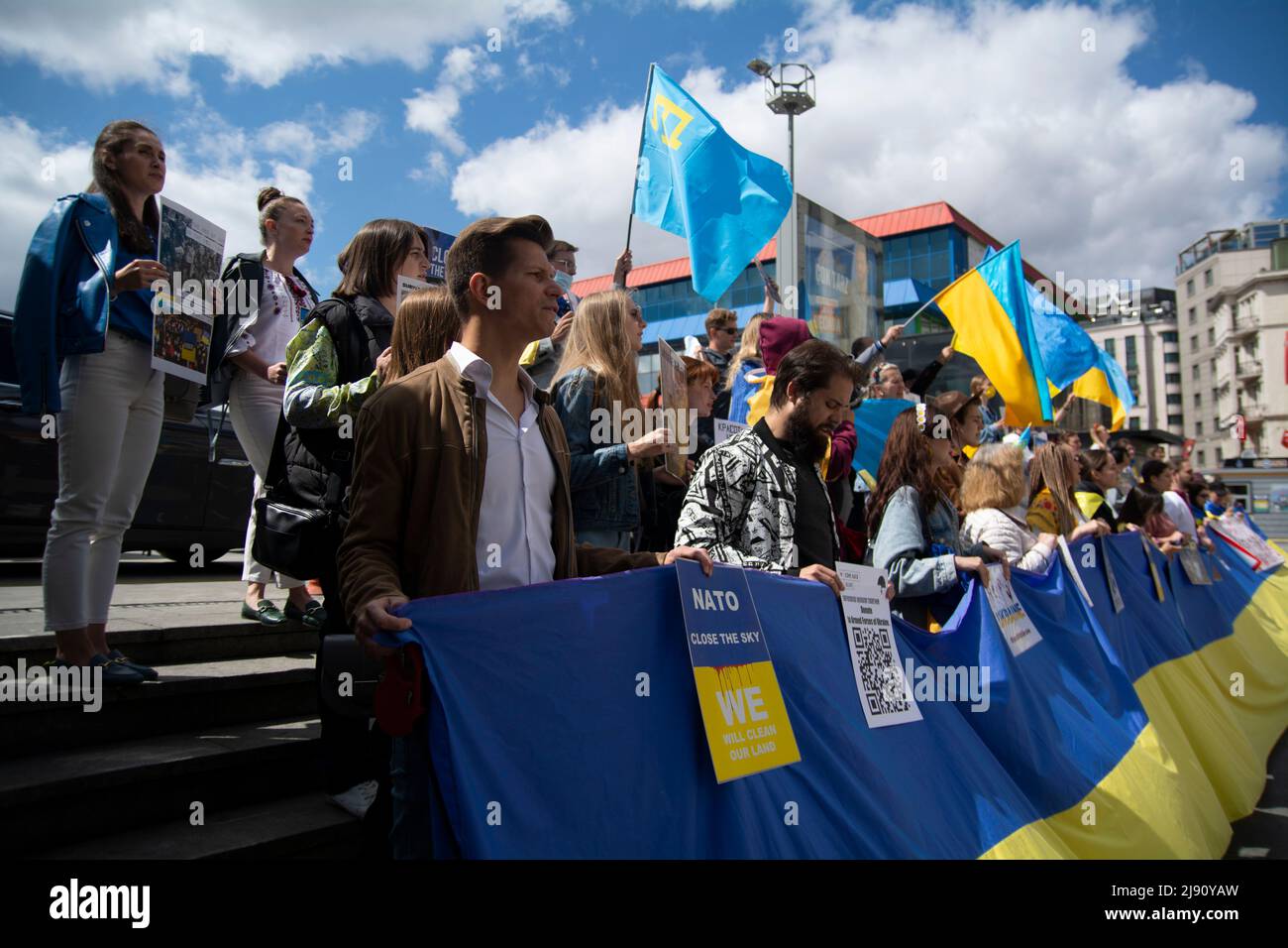 Istanbul .19.05.2022, quest'anno, gli ucraini passarono il giorno di Vyshyvanka senza celebrazione a causa dell'occupazione e della guerra russa, protestando contro i russi che invasero il loro paese. Le immagini sono tratte dalla giornata di Vyshyvanka organizzata dagli ucraini a Istanbul .19.05.2022 la Giornata di Vyshyvanka Ucraina è celebrata in Ucraina e in tutte le Diaspore ucraine il maggio 19. Quest'anno tutti gli eventi dedicati alla festa si terranno a Istanbul il 19Vyshyvanka maggio è un nome casual per la camicia ricamata in Ucraina Foto Stock