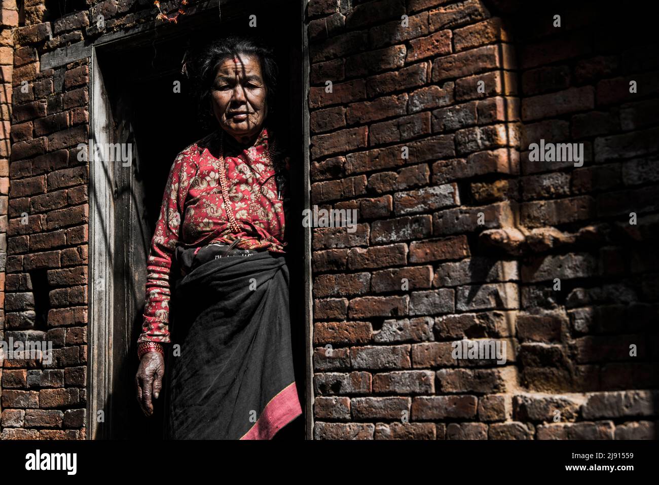 Kathmandu, Nepal - aprile 20,2019 : Ritratto di nepalese più vecchio in Piazza Patan Durbar. Foto Stock