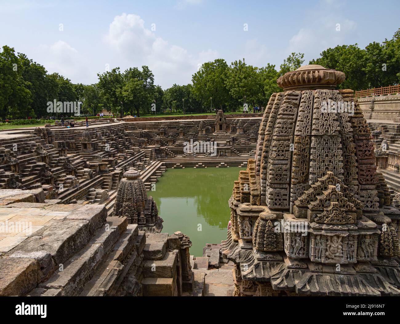 il-tempio-del-sole-modhera-immagini-e-fotografie-stock-ad-alta