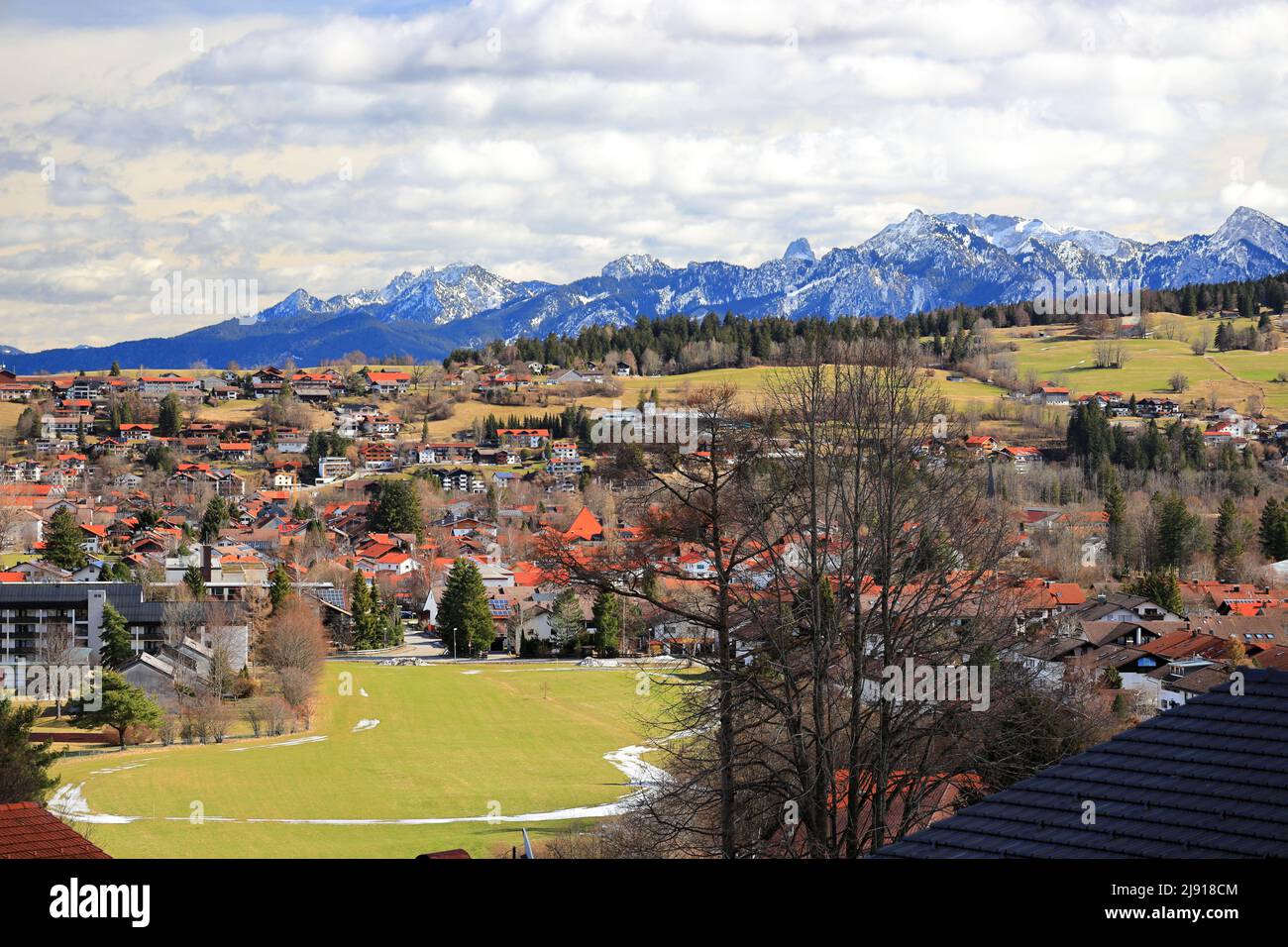 Vista del villaggio Pfronten. Le Alpi. Baviera, Germania, Europa. Foto Stock