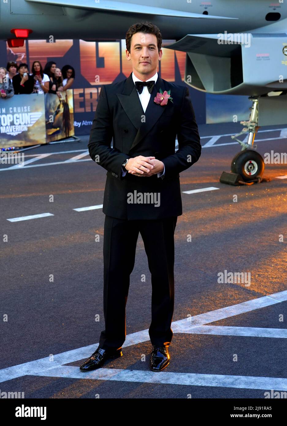 Miles Teller partecipa alla prima britannica di Top Gun: Maverick all'Odeon Leicester Square, nel centro di Londra. Data immagine: Giovedì 19 maggio 2022. Foto Stock