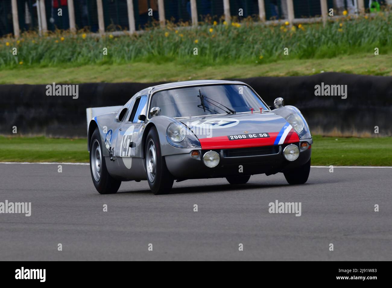 Oliver Bryant, Andrew Smith, Porsche 904 Carrera GTS, Graham Hill Trophy, due piloti di 45 minuti di gara per esempi di prototipo e chiuso Cockpit GT Foto Stock