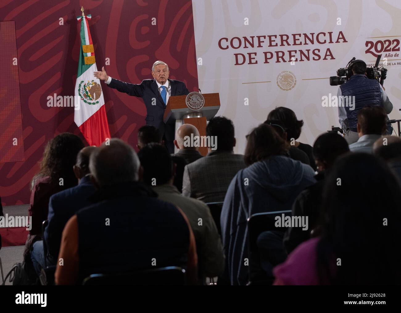 Città del Messico, Città del Messico, Messico. 19th maggio 2022. Il presidente della MexicoÃs, Andres Manuel Lopez Obrador, si occupa di esticulare durante il suo discorso nella sua conferenza di briefing quotidiana al Palazzo Nazionale. Il 15 maggio 2022 a Città del Messico, Messico. (Credit Image: © Alex Dalton/eyepix via ZUMA Press Wire) Foto Stock