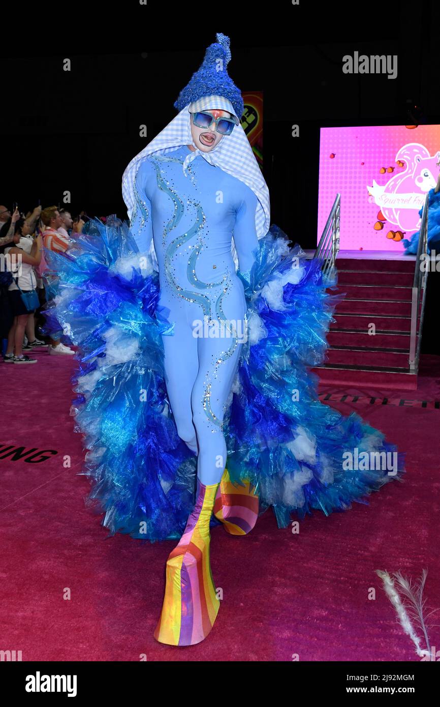 Milk partecipa alla Queens Walk al 2022 Rupaul DragCon, Day 1, che si tiene presso IL LA Convention Center di Los Angeles, California, venerdì 13 maggio 2022. Foto di Jennifer Graylock-Graylock.com 917-519-7666 Foto Stock