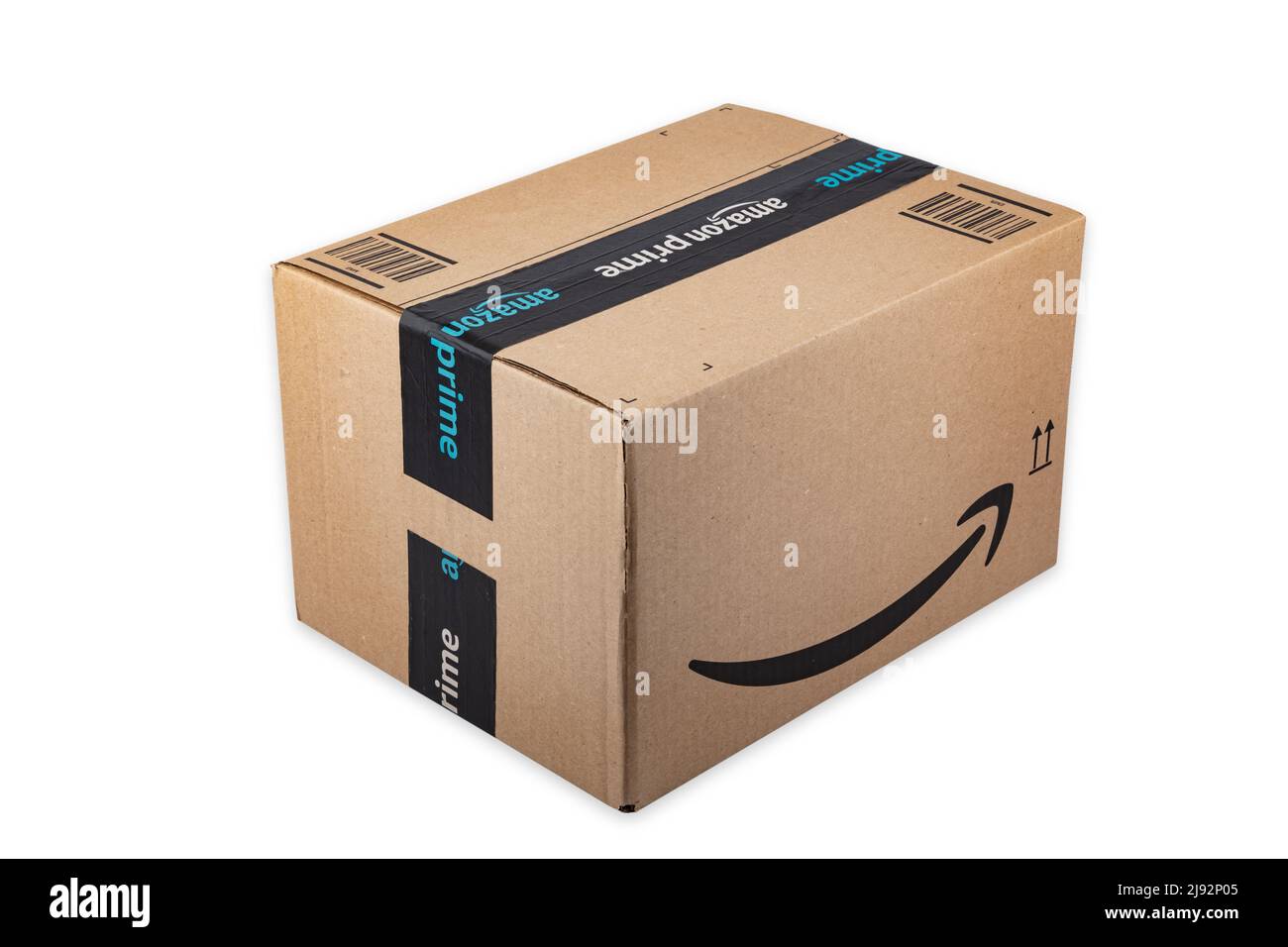 WETZLAR, GERMANIA 2022-04-25: Pacco Amazon prime su sfondo bianco. Prime è  un servizio offerto dal rivenditore online Amazon per una consegna più  rapida di o Foto stock - Alamy