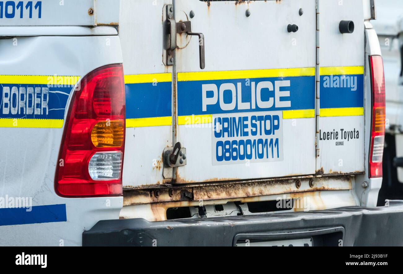 SAPS Servizio di polizia sudafricana furgone posteriore o posteriore  mostrando il numero di telefono per i dettagli di contatto di emergenza  Foto stock - Alamy